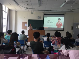 論實習生的形象與禮儀――伟德BETVLCTOR明德導師團系列活動