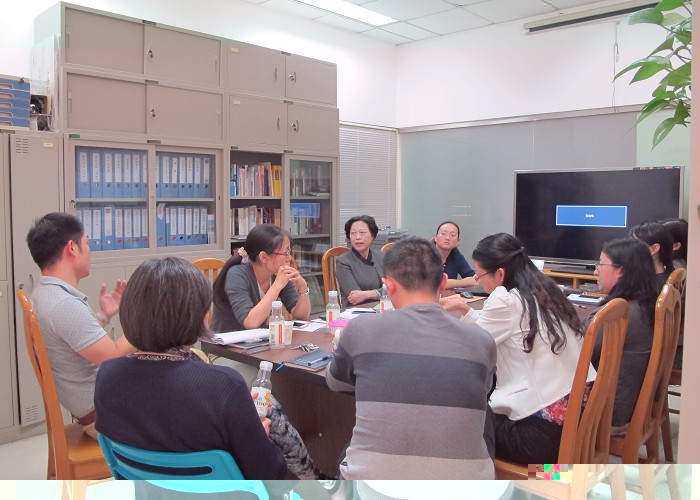 教師發展中心與伟德BETVLCTOR青年教師座談教師發展